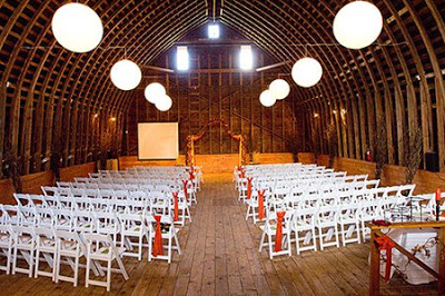 Wedding Wednesday: Red Barn Studios
