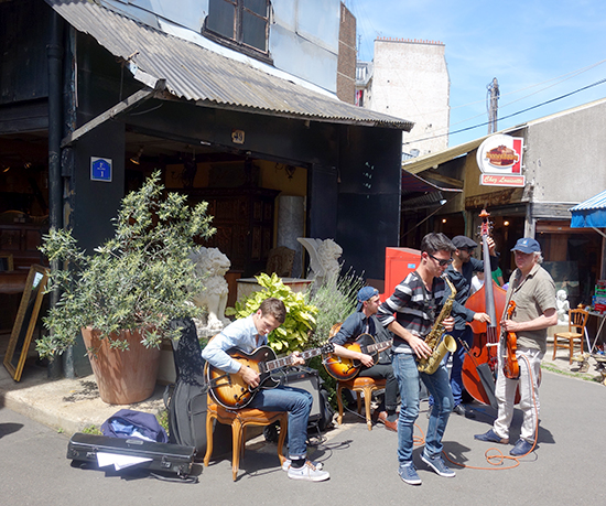 Paris Picnic No. 2: Sunday at Sacre Coeur & the Antique Market – EmilyStyle