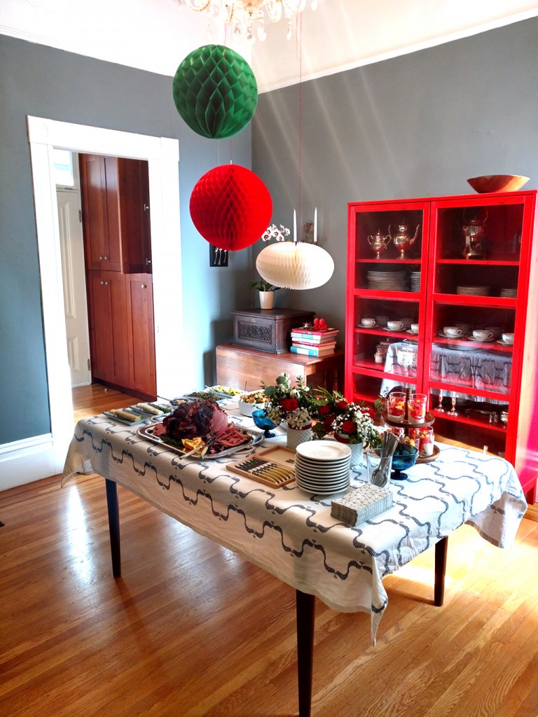 A Make-Ahead Christmas Brunch for 25 – EmilyStyle