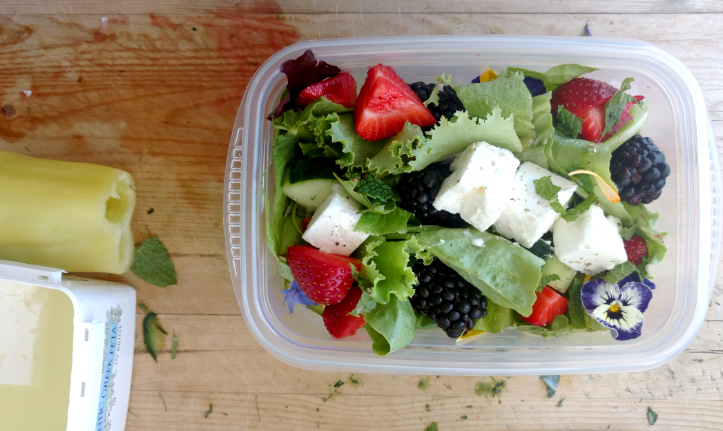 Salad with berries and mint